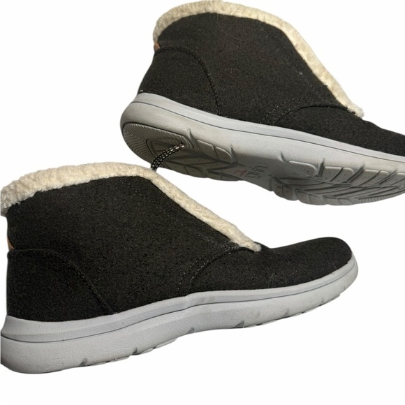 Ryka Aubonne  Dark Gray Bungee Snow Faux Fur Lined Ankle Walking Boots 7.5 - Picture 10 of 13